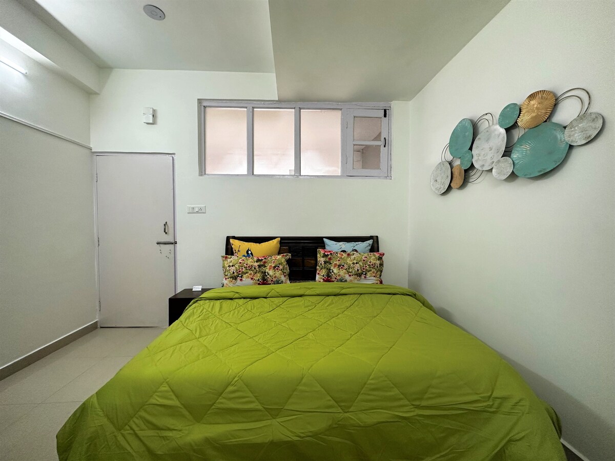 Casa Feliz – Vibrant Verde Room