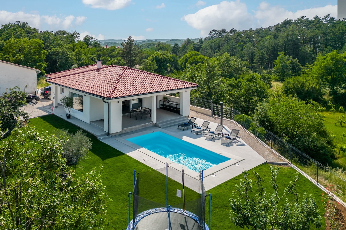 NEW villa with pool for 4 persons in Istria