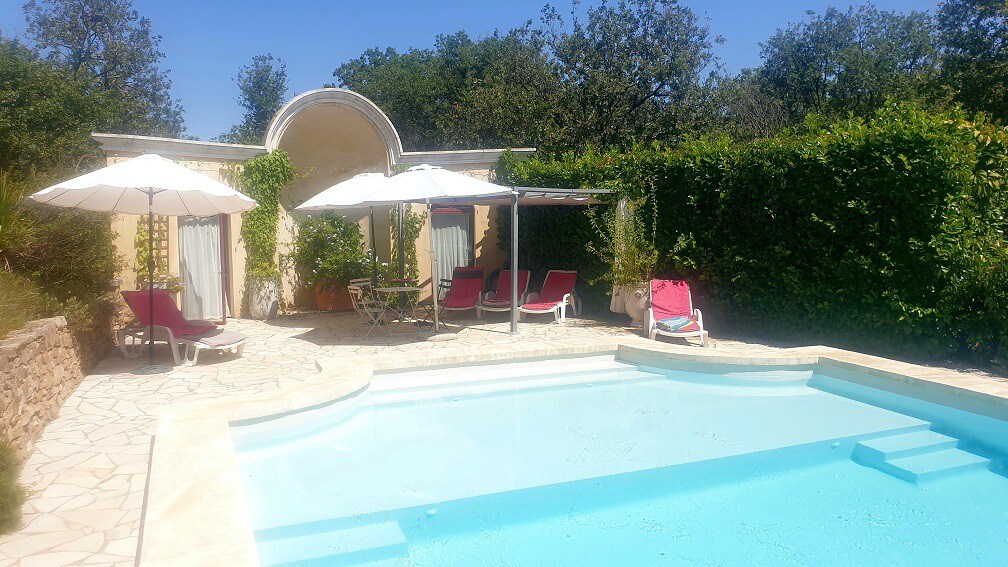 Mas provençal avec belle piscine