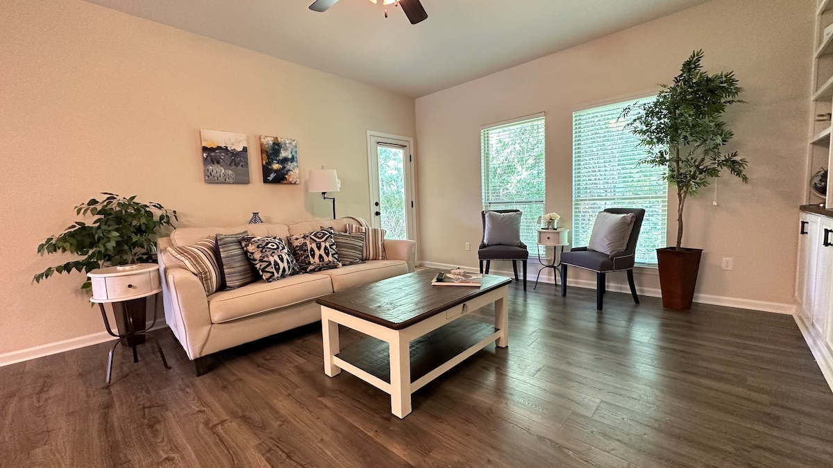 Ponchatoula home fully furnished!