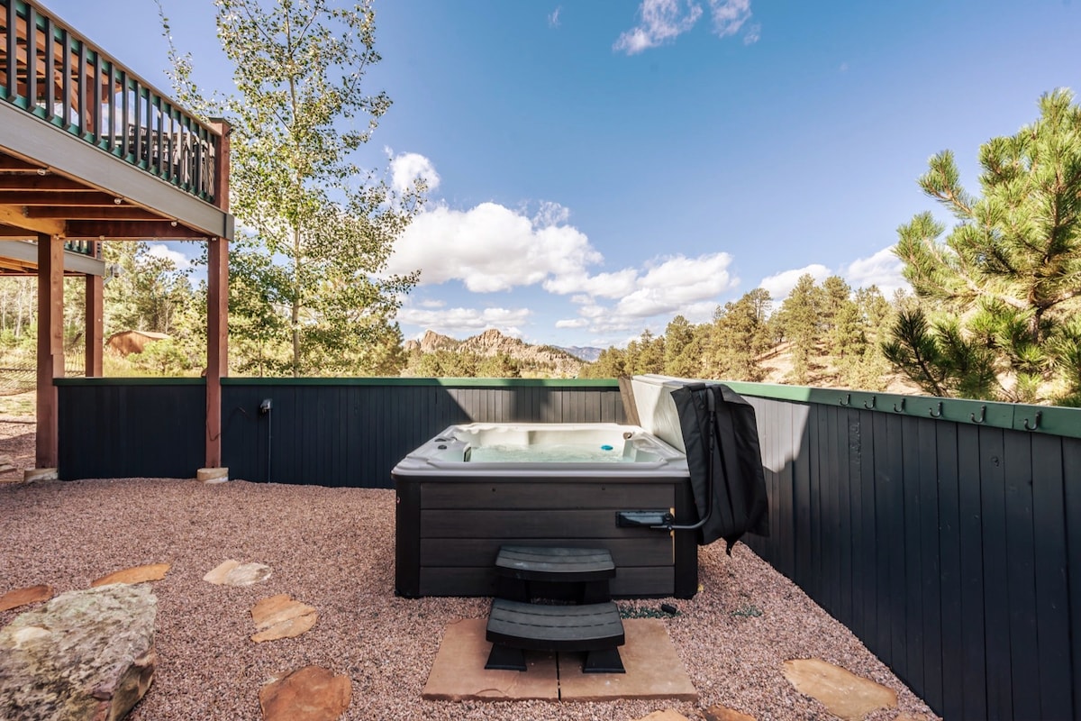 HOT TUB * Nat'l Forest * Luxury, Secluded Retreat