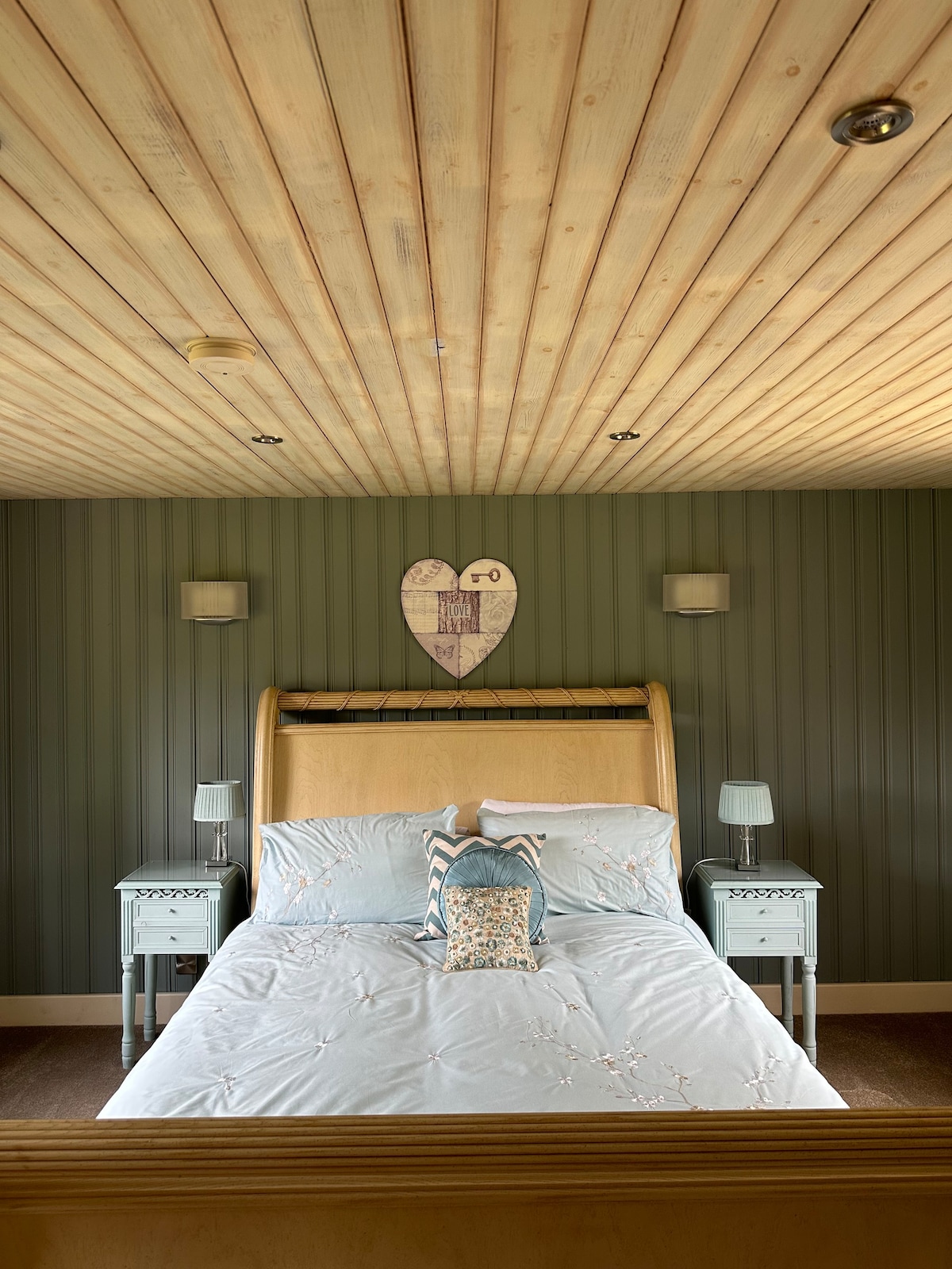 Kidbrook Cabin, Central Cheshire Retreat