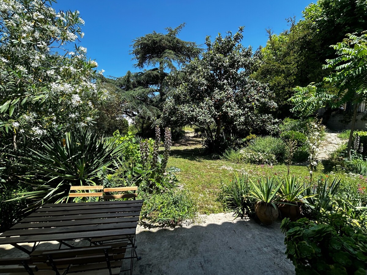 Villa avec piscine dans propriété privée