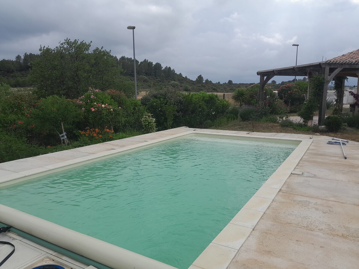 Maison avec jardin et piscine