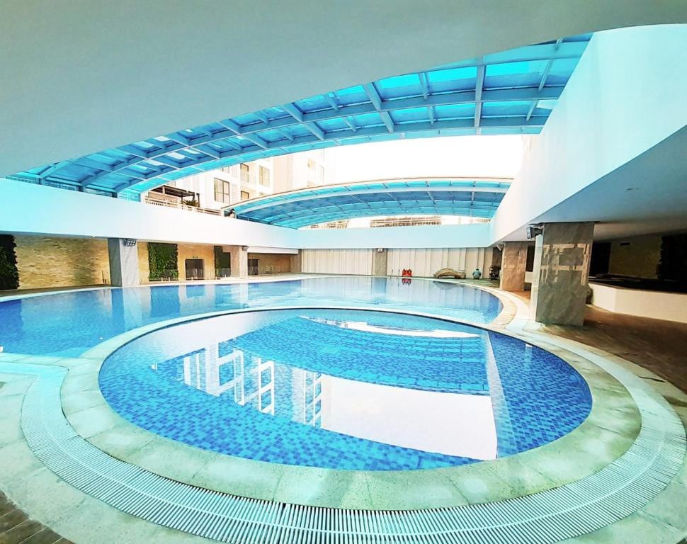 luxury westpoint with breakfast-gym-swimming pool