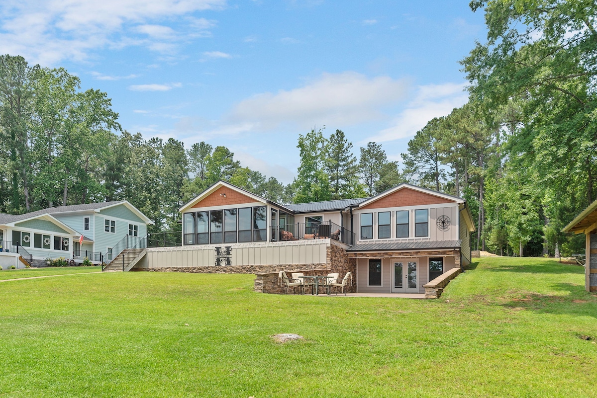 5 Bedroom Waterfront Home on LKG