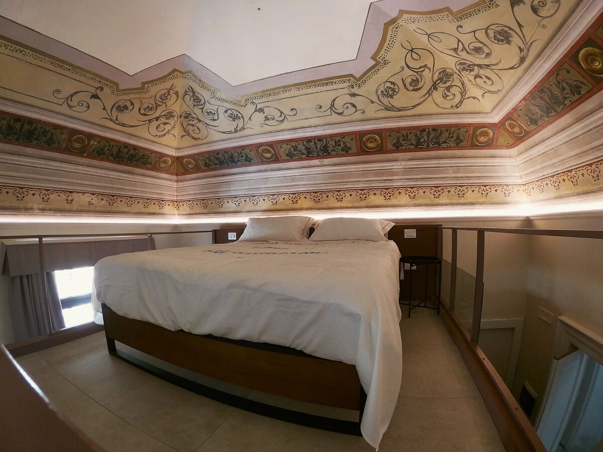 Palazzo sul Corso-Elegante loft affrescato
