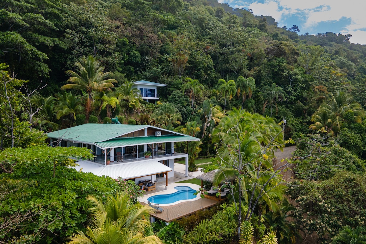 Breathtaking Ocean View! Villa Colibrí Dominical