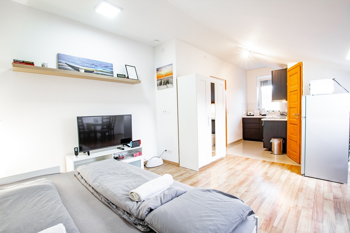 Cozy Studio Apartment with common garden and bbq