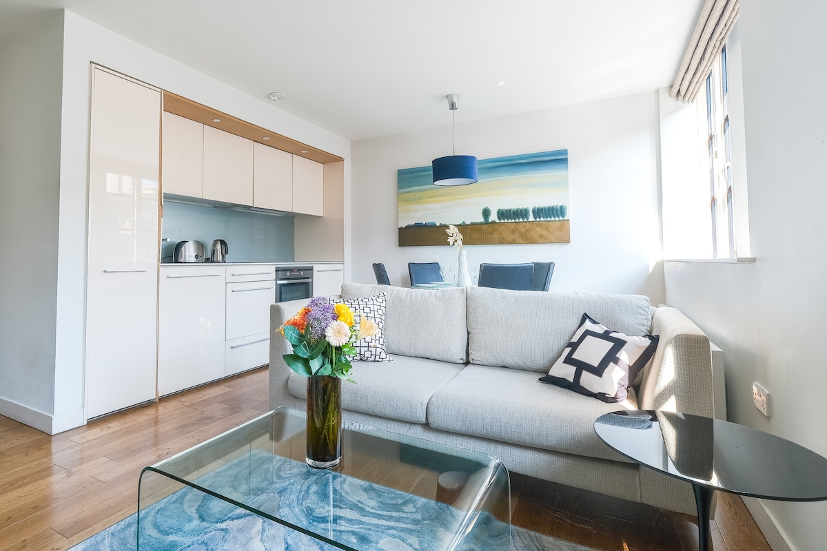 Vibrant Sun-filled 1BR Flat in Spitalfields