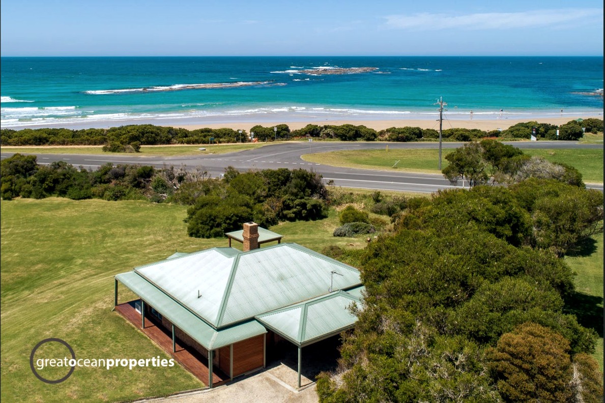 Serenity by the sea, Apollo Bay Cottage & Jacuzzi