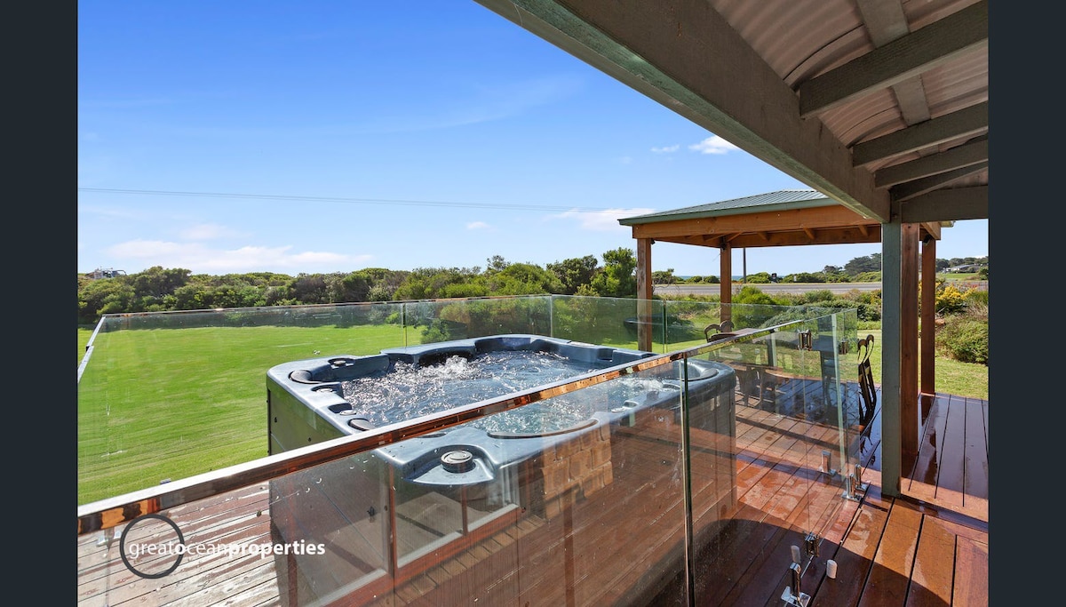 Serenity by the sea, Apollo Bay Cottage & Jacuzzi