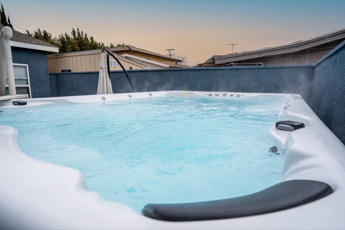 Private+Modern Guesthouse: Hot Tub near LAX & SoFi