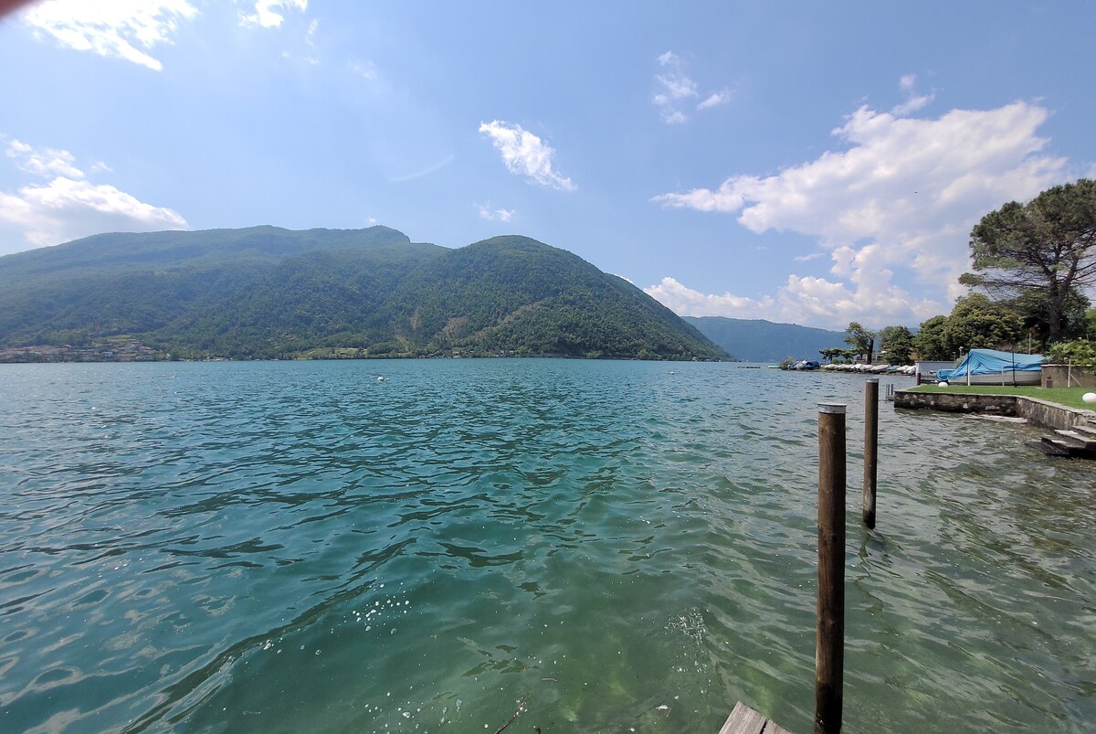 Pieds dans l'eau - in riva al lago, Lugano