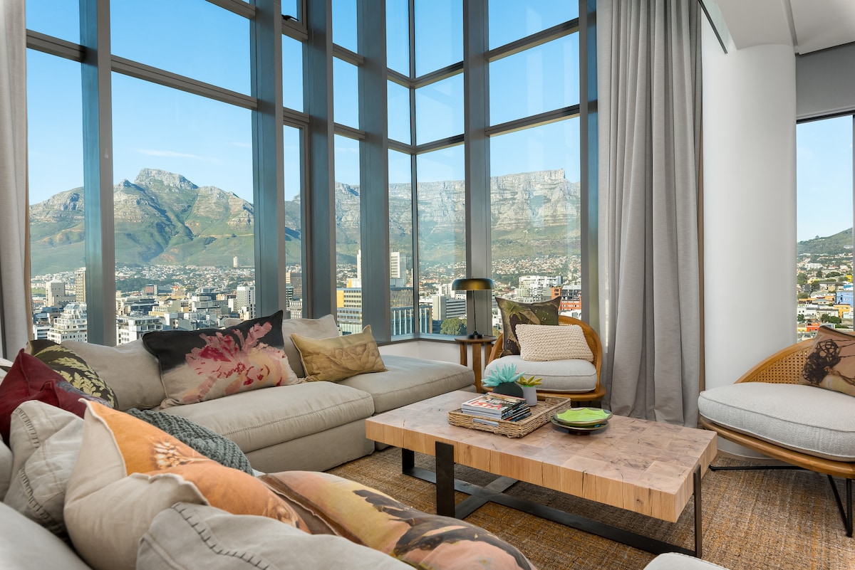 Penthouse with Postcard Views and Artistic Flair
