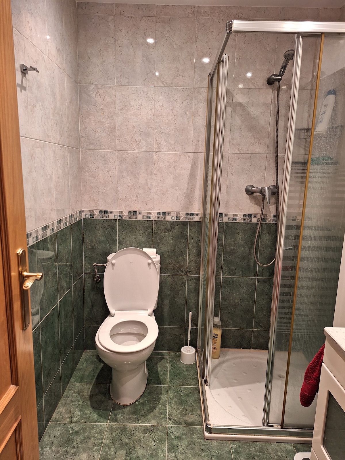 Habitación en Logroño, La Rioja. Baño privado.