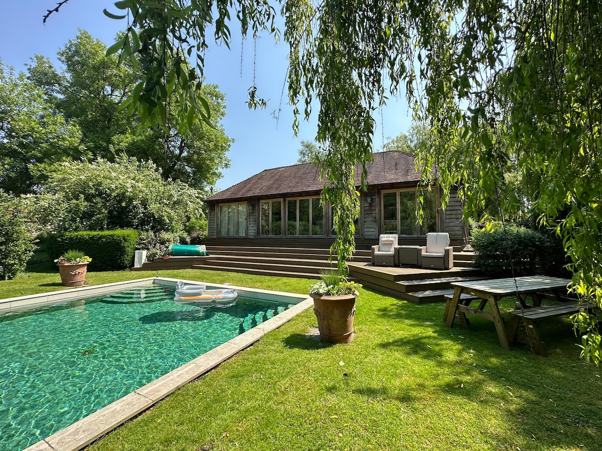 Pool House at Mill Cottage
