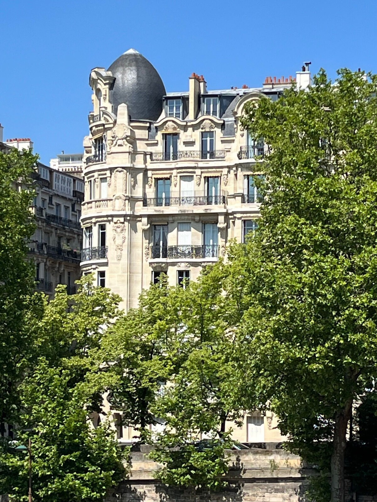 舒适的巴黎帕西时尚埃菲尔铁塔