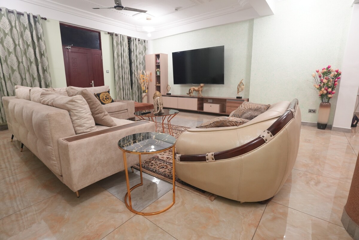 Luxurious 3-Bedroom apartment in Kumasi with pool