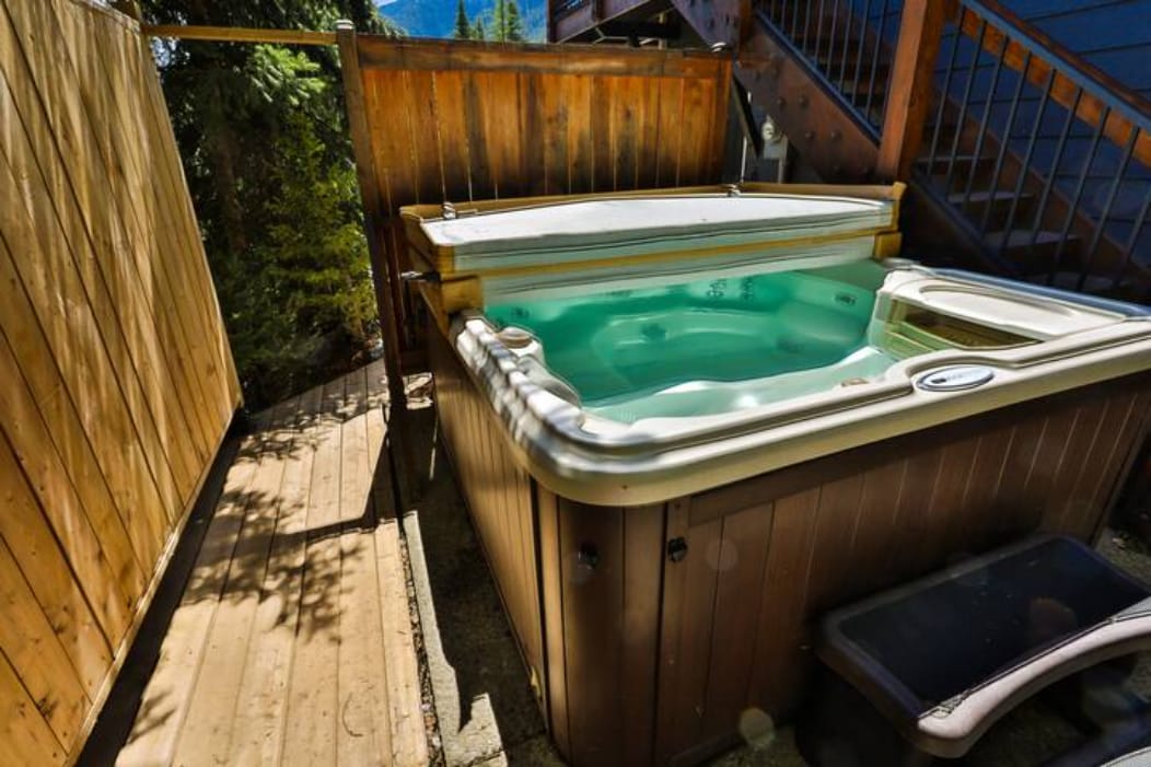 Bear's Den | Cool | Dog Friendly | Hot Tub Access