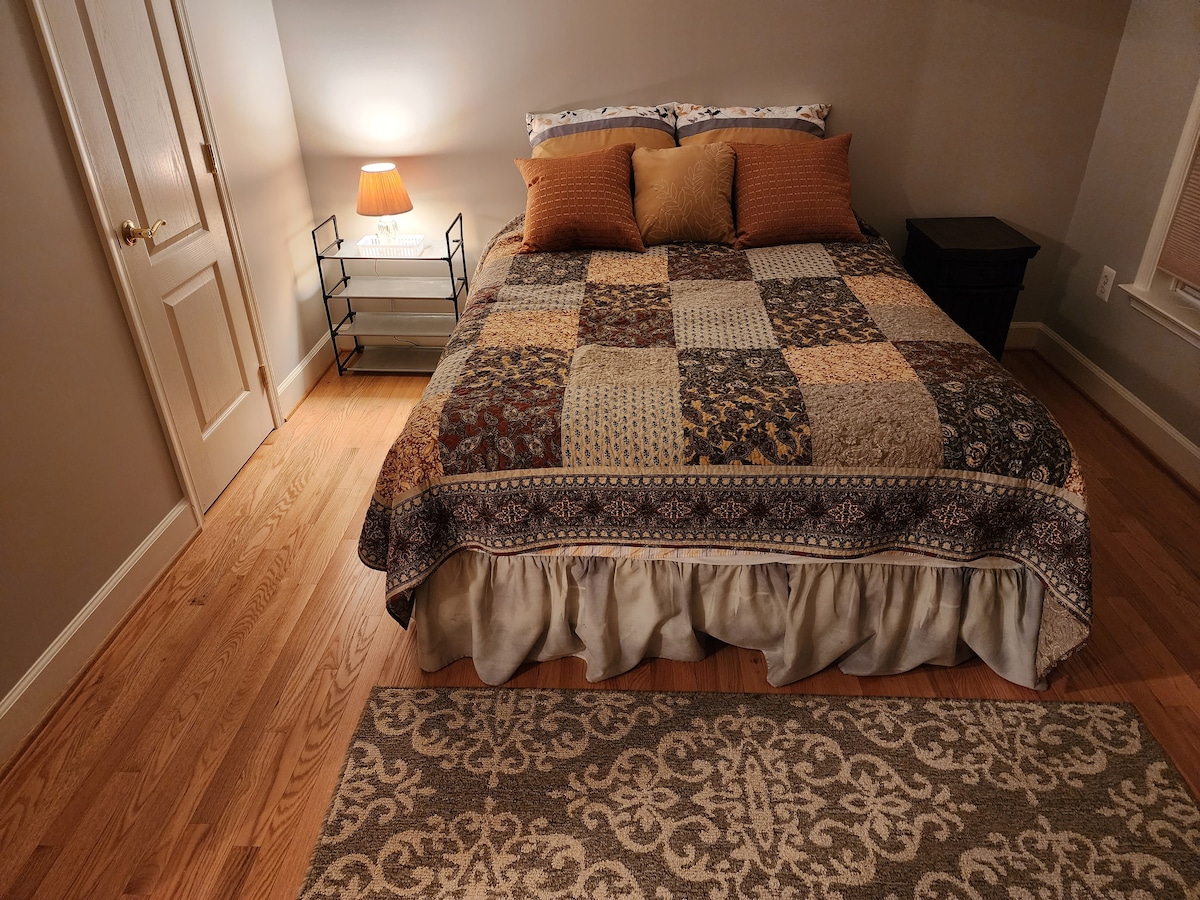 Bedroom in a nice quiet House