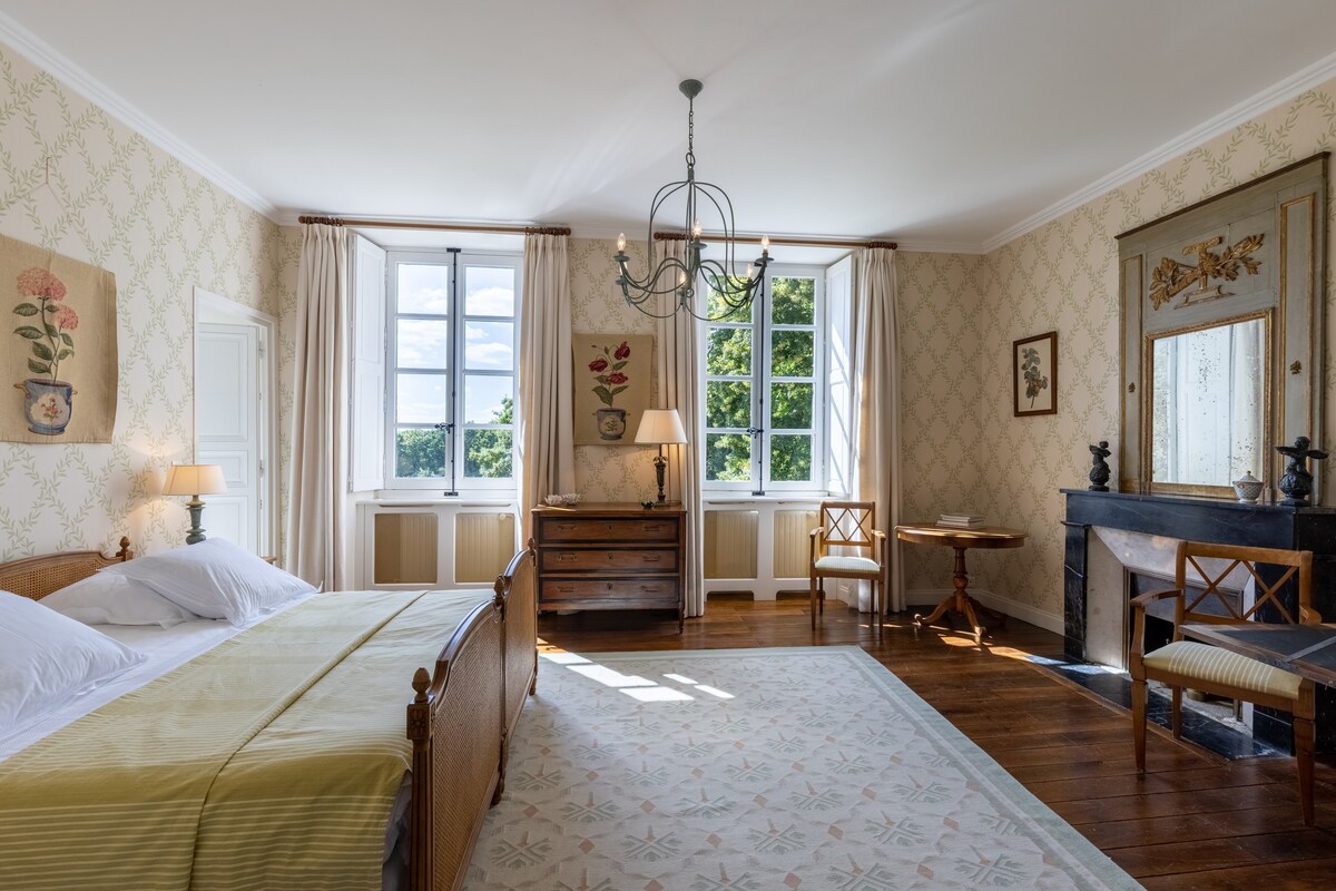 85A4 - Le Petit Bois, chambre double au château