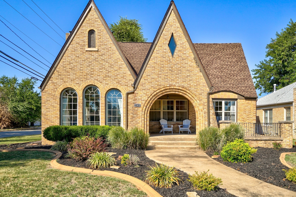 Classic Space and Outdoor Living