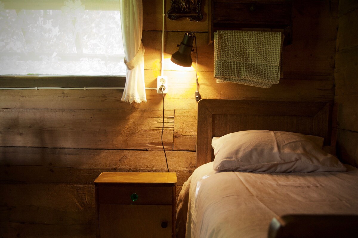 Southern Wing Bedroom in Palu Meeleolutalu