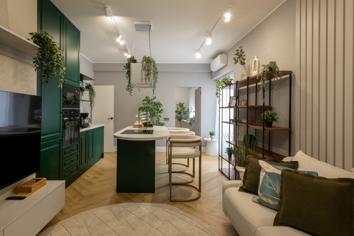 Old Town Jewel: Stylish 1BR Apartment with Balcony