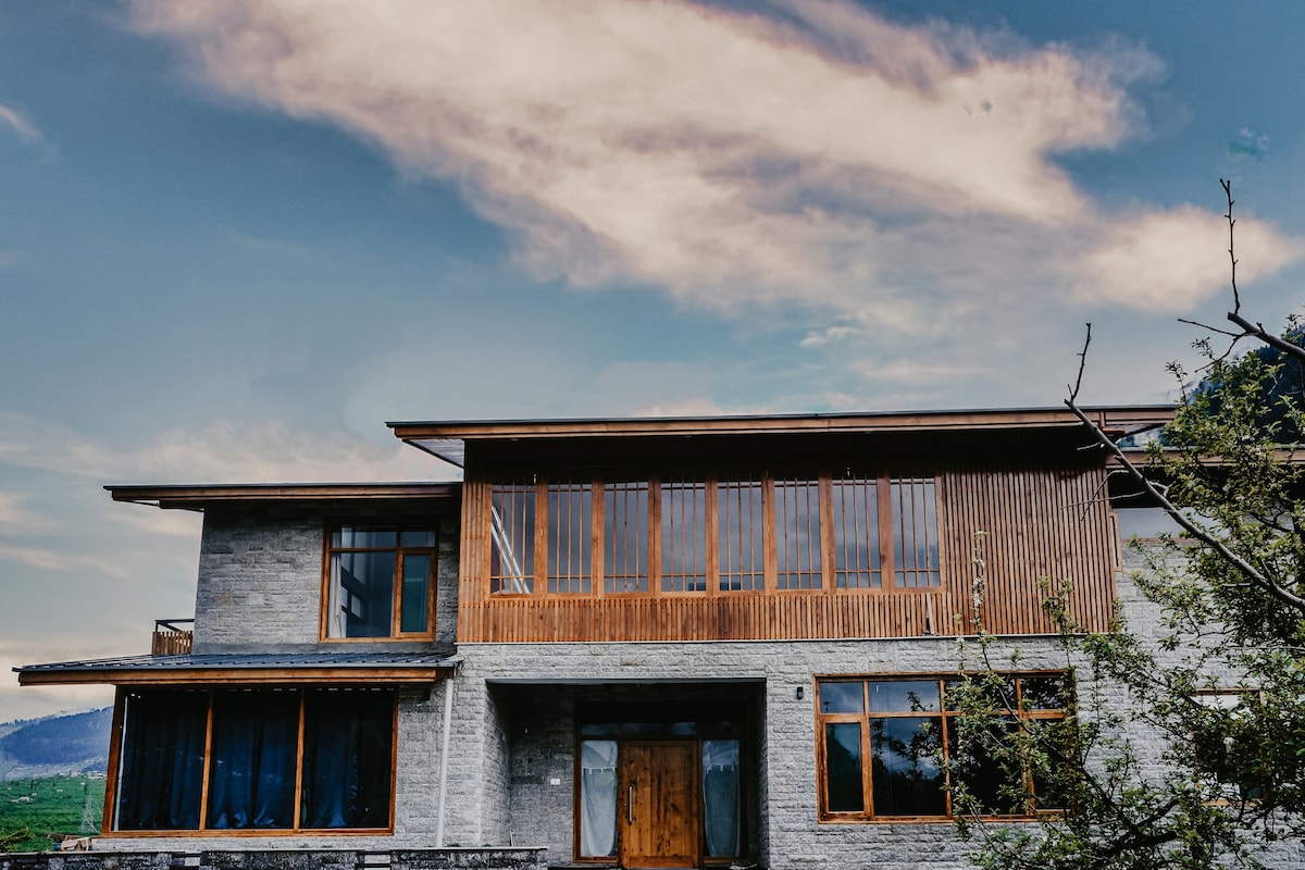 Kaizen Luxe - Best Luxurious Villa in Manali.