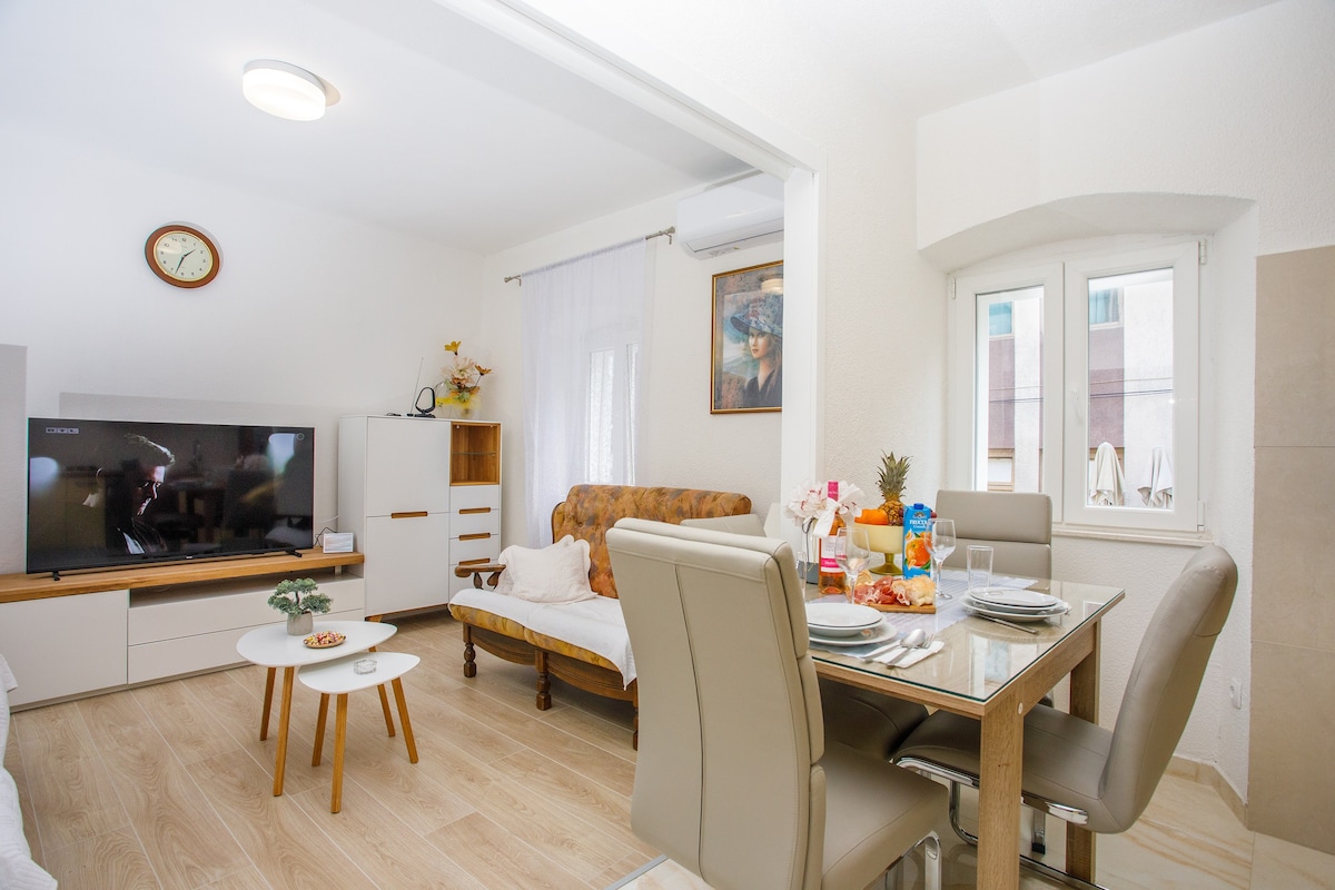 New Charming Apartment Ivana - centrally located