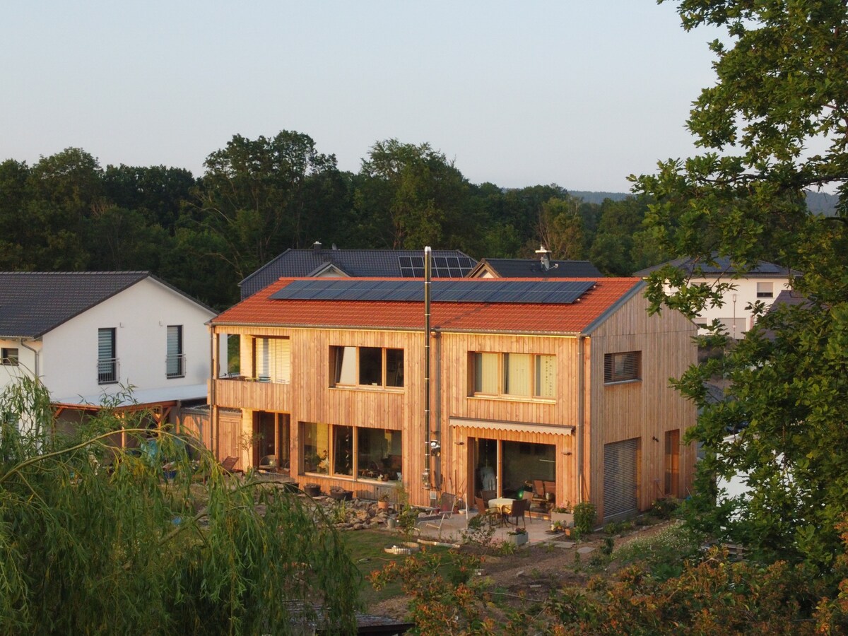 Natur & Kultur im neuen Holz 100 Wohlfühl-Haus