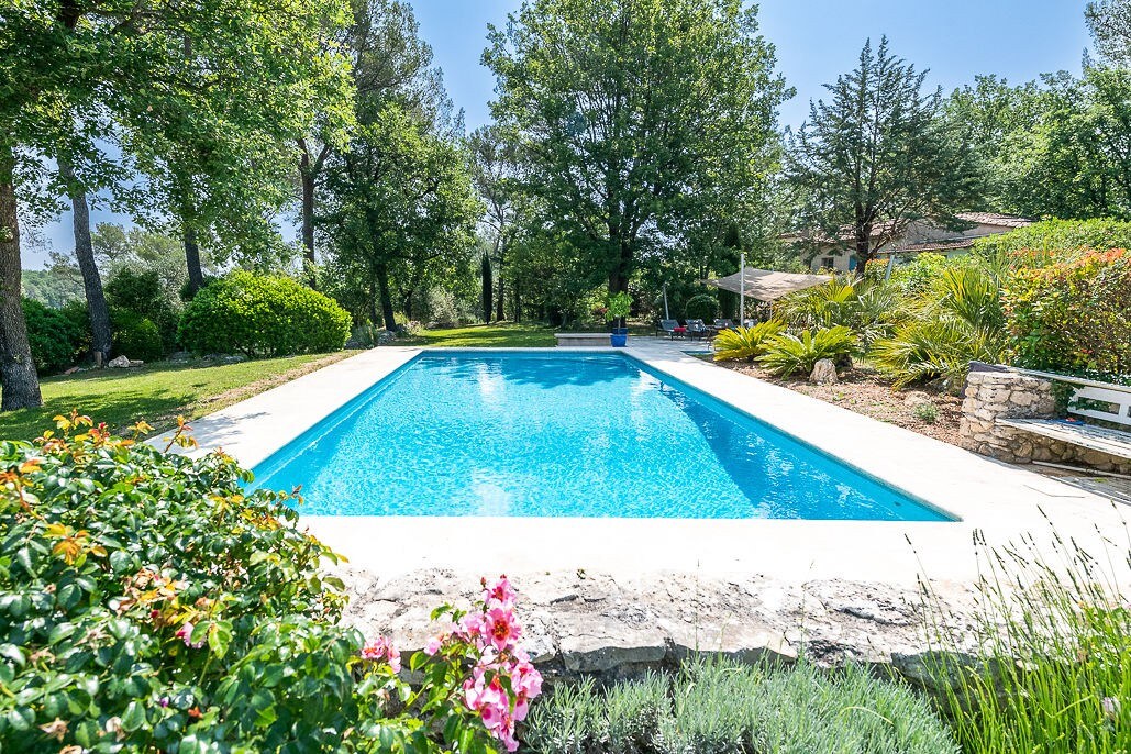 Elegant villa , mosaic heated pool , flat garden