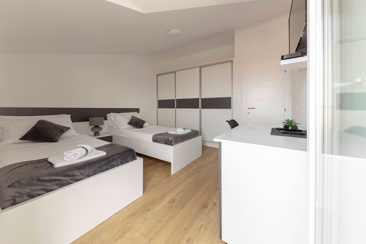 Apartments ERA Ankaran 1 | Seaview & 2 Bedrooms