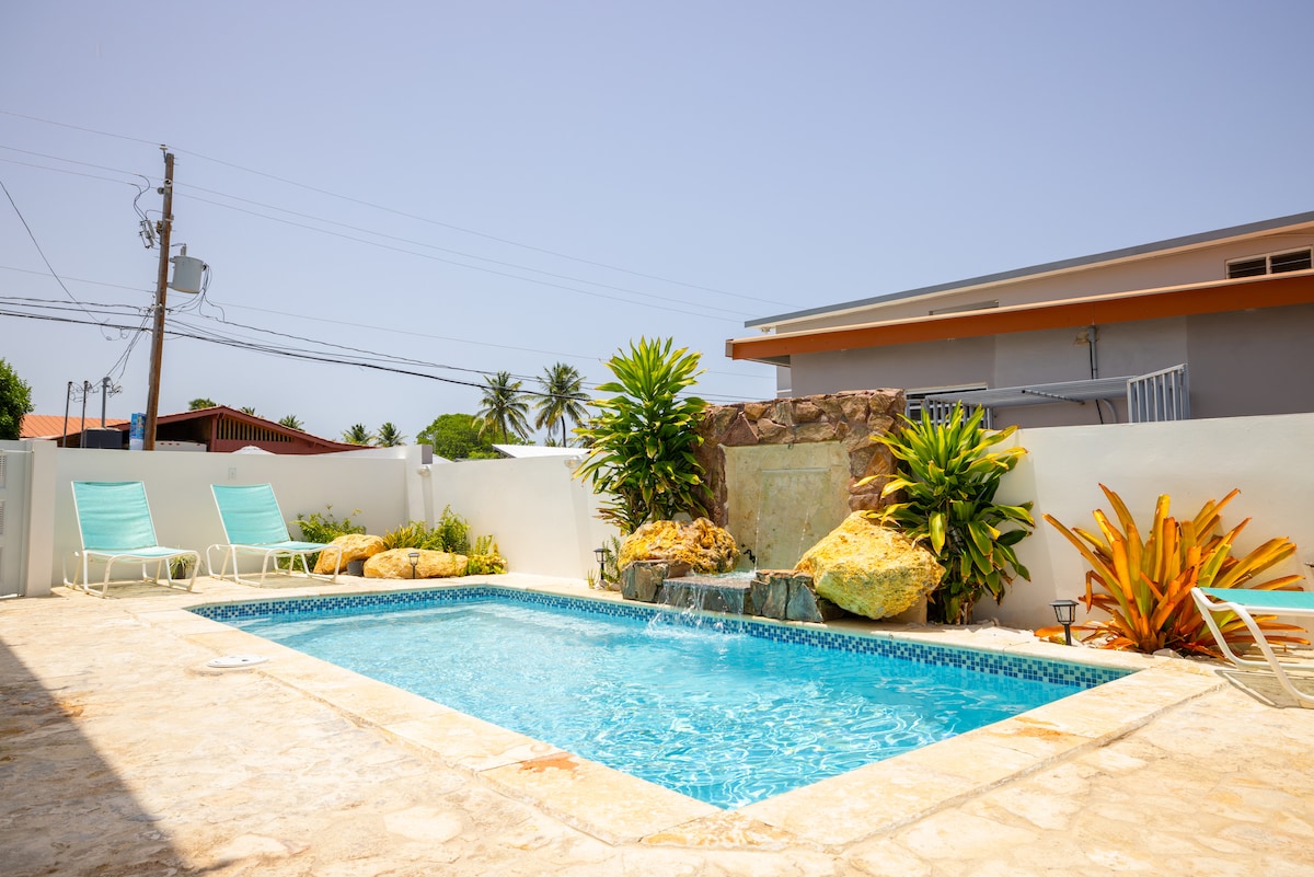 R&V Combate Beach House 1 with Pool