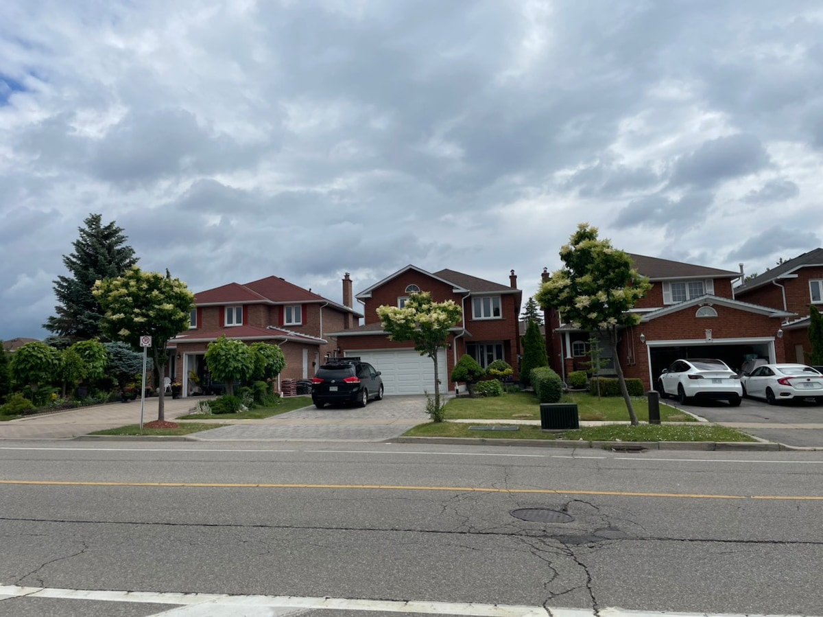 Private room in Vaughan-Chancellor Park