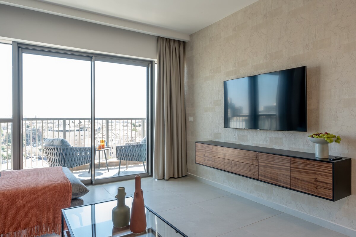 Savyon View Tower 2BR 2 Bathrooms with parking