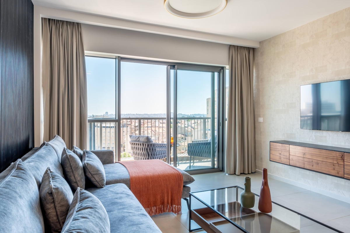 Savyon View Tower 2BR 2 Bathrooms with parking