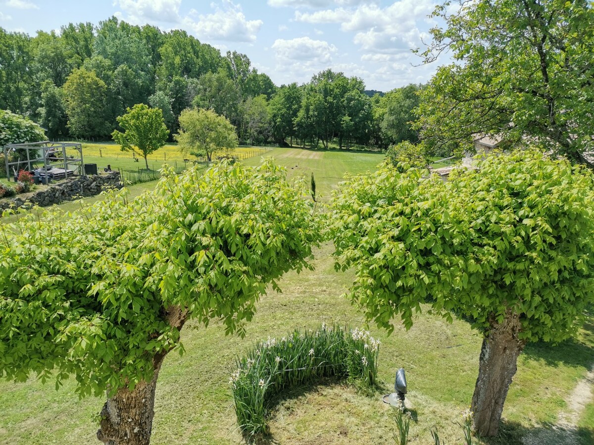 Maison avec grand jardin & bois privé en Dordogne