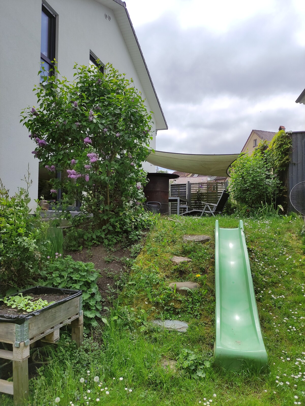 Schönes/modernes Haus mit Garten