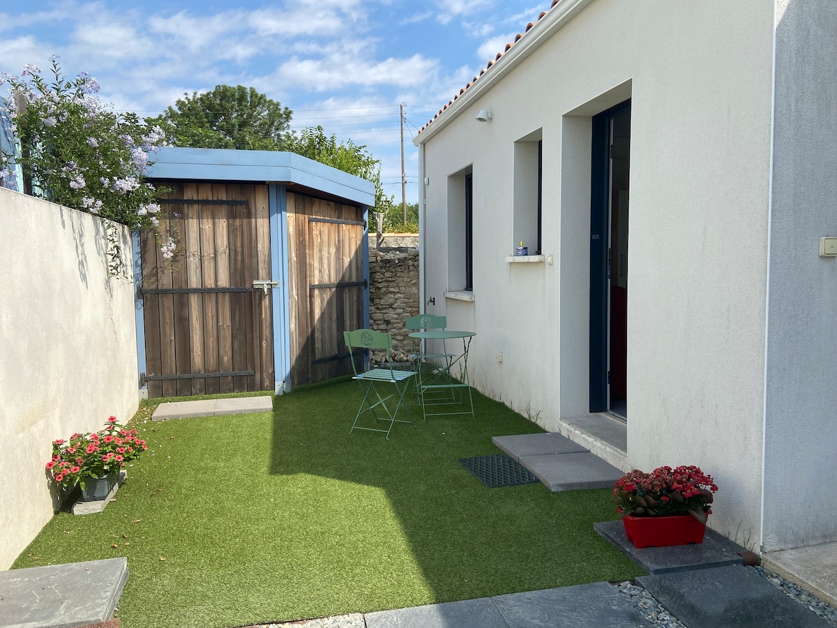 Studio confort, La Rochelle, plage à 10min en vélo