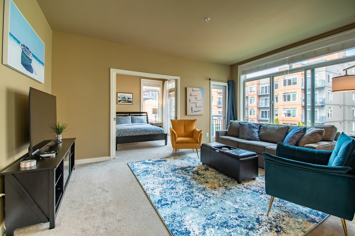 Spacious 2 BR Condo in the Heart of the City