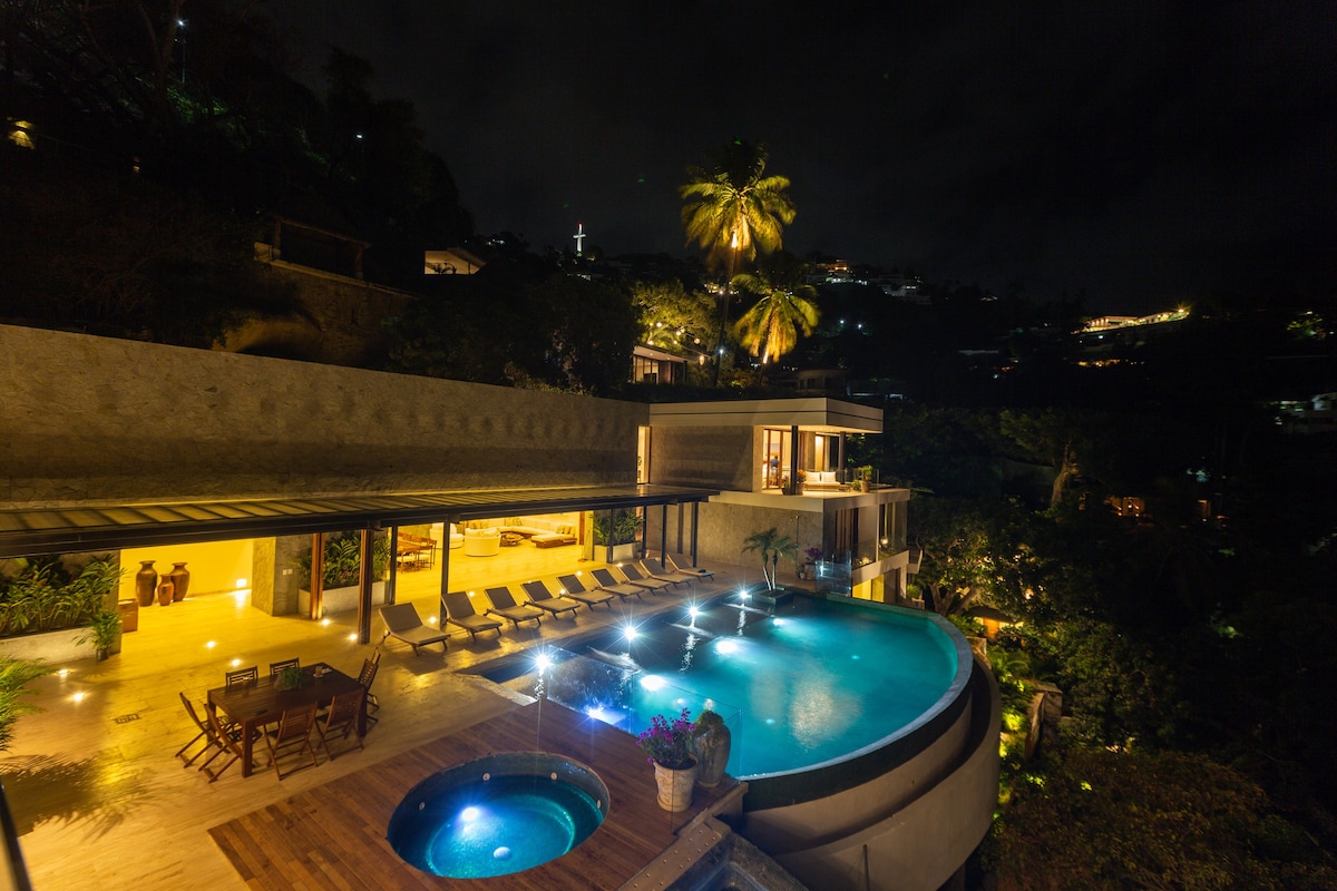 NEW! Luxe Bay View Villa, Pool, 5-Star Amenities