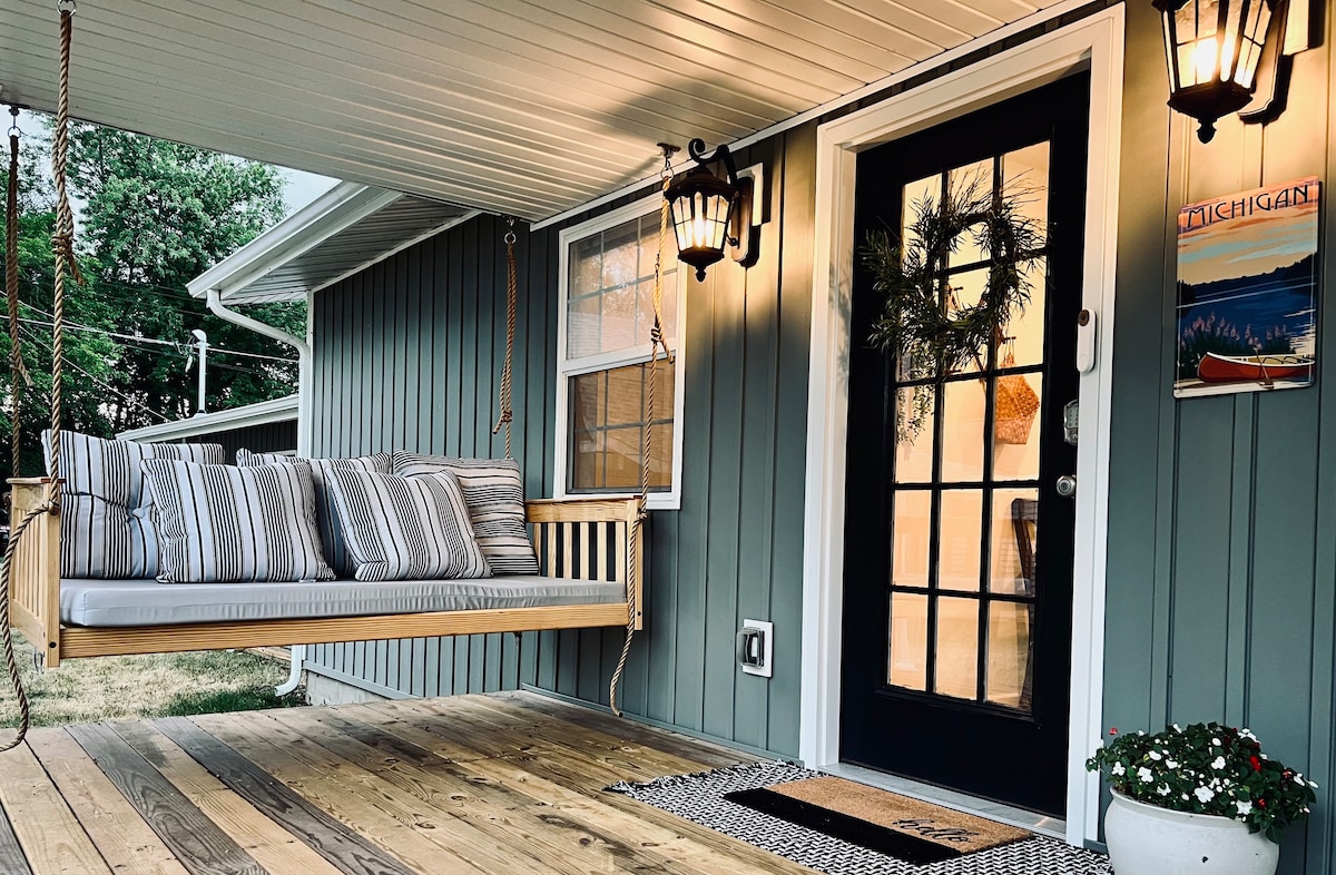 Rosenann's Lakeside Cottage, Nottawa, Michigan