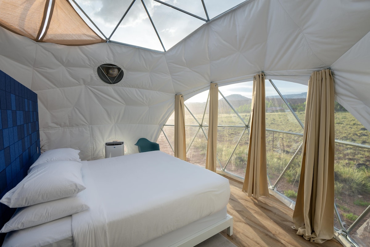 Glamping Skylight Dome with King