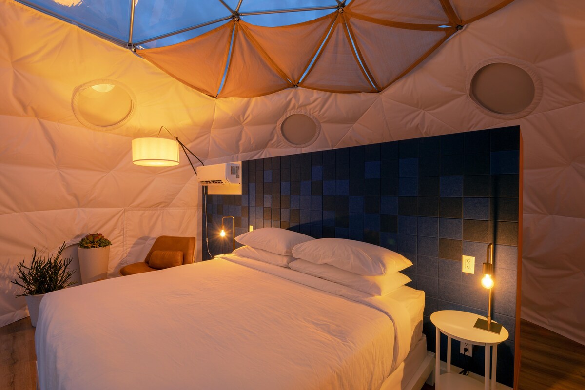 Glamping Skylight Dome with King