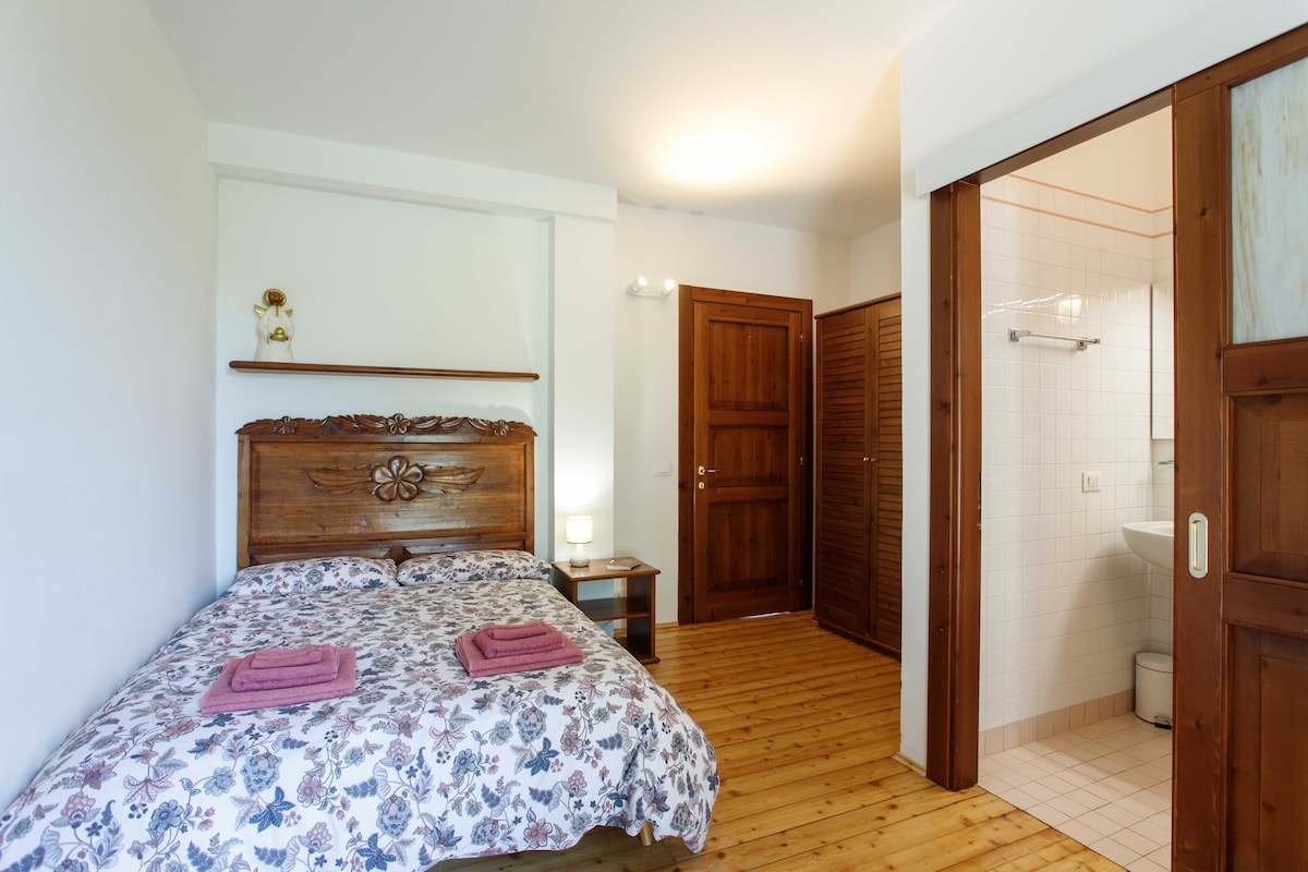 Rosmarino country rooms   • Glicine •