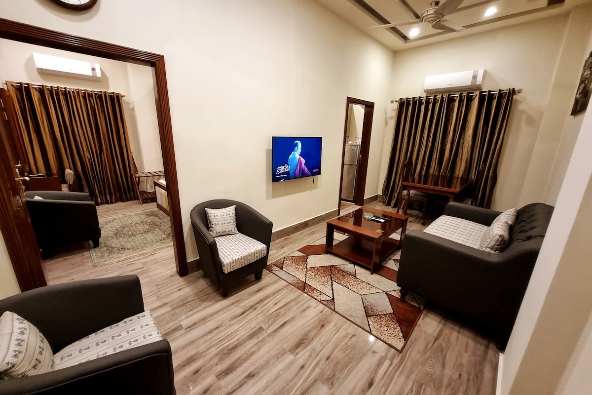 Hayyat Luxury Hotel - Elegant 2 Bedroom Suite