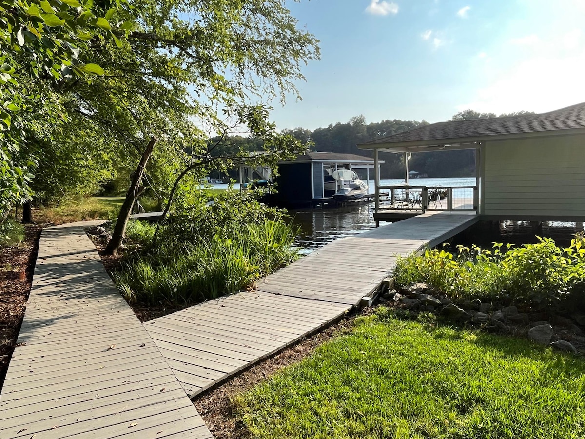 Lake Gaston Waterfront-Firepit, Dock, SUP, Kayaks+