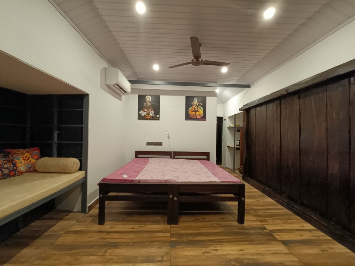 Anandam Woods - A premium Heritage Single Room